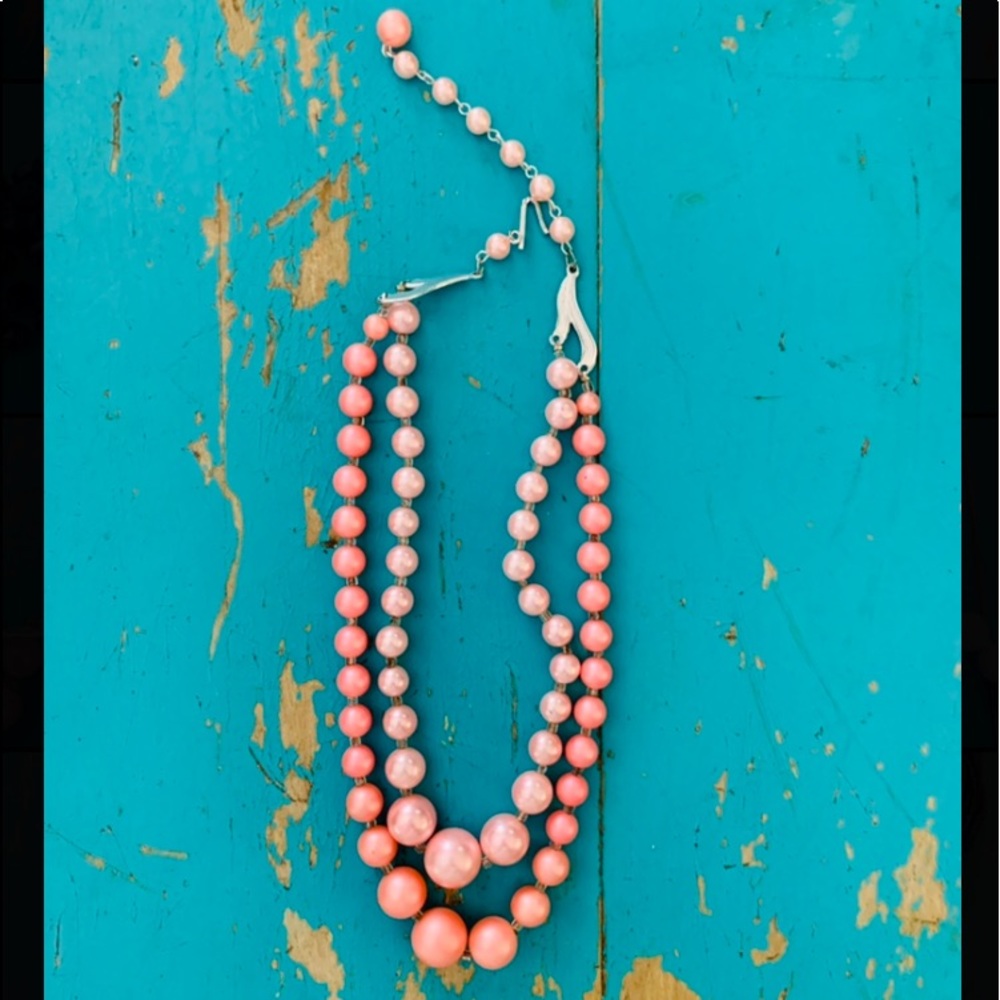 3/$20🍁Vintage Pink Pearl Necklace